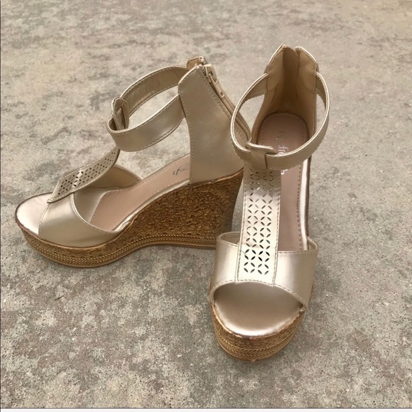 Boho Champagne T-Strap Platform Wedges - Picture 6 of 6